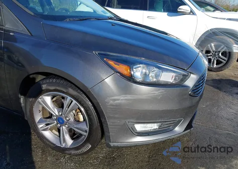 2018 Ford Focus Se z USA, uszkodzony, nr VIN 1FADP3FE5JL275855